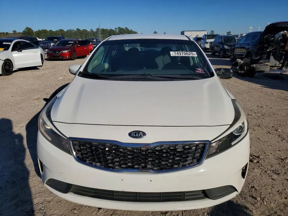 2017 KIA FORTE LX  