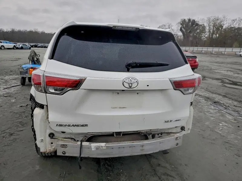 2014 TOYOTA HIGHLANDER XLE  