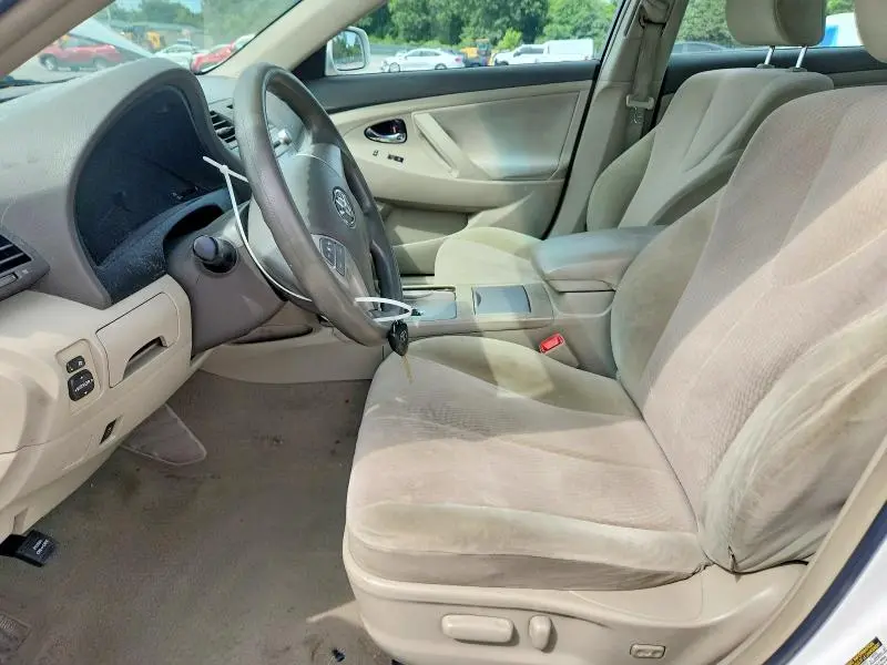 2011 TOYOTA CAMRY LE  