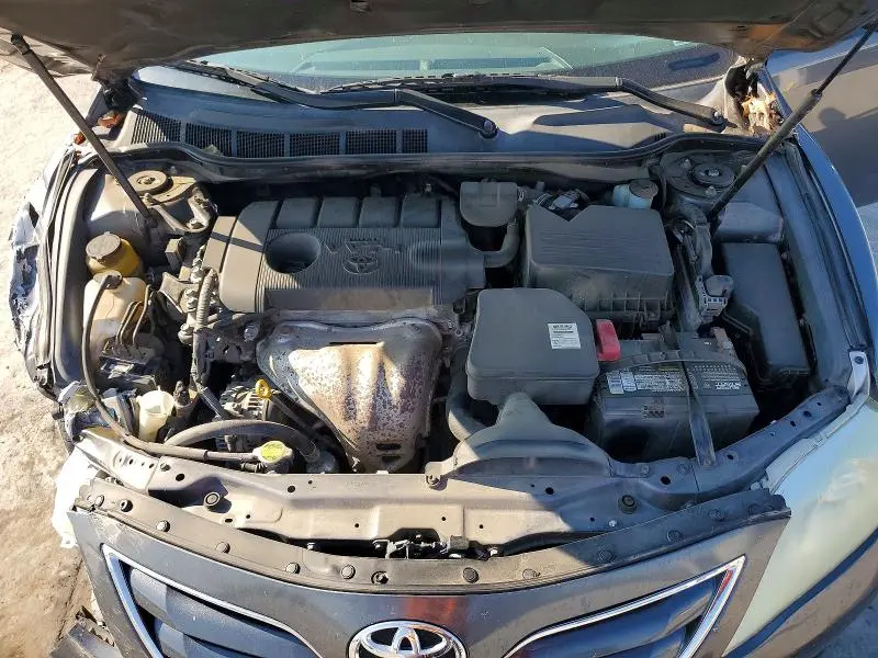 2011 TOYOTA CAMRY LE  