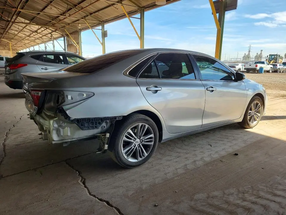 2015 TOYOTA CAMRY SE  
