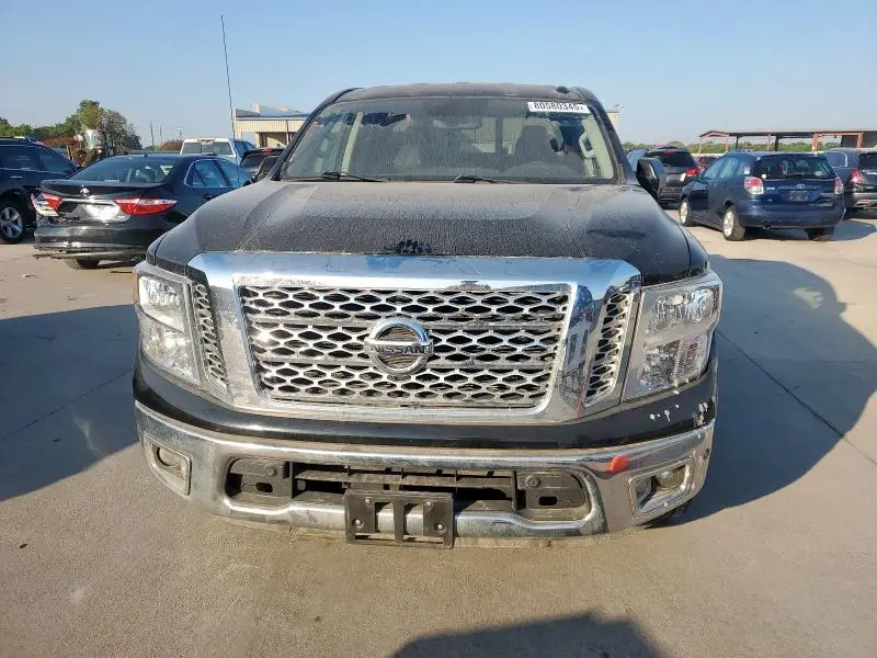 2017 NISSAN TITAN SV
