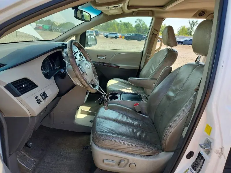 2011 TOYOTA SIENNA XLE 8-PASSENGER  