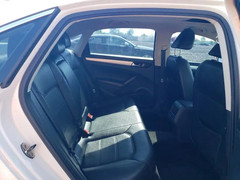 2012 VOLKSWAGEN PASSAT SE  
