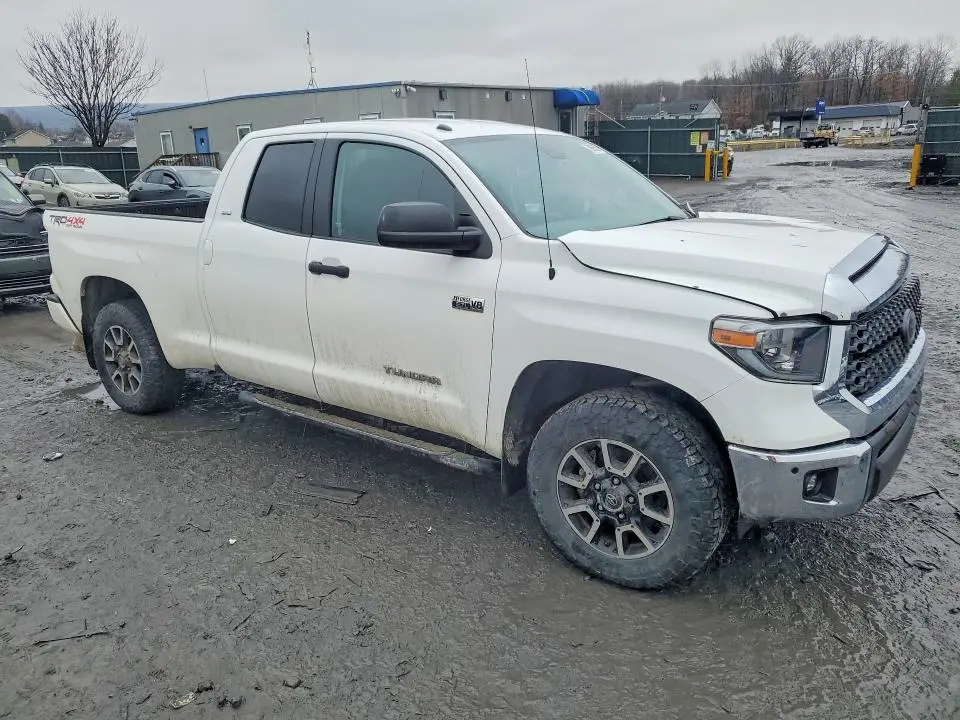 2018 TOYOTA TUNDRA SR5  
