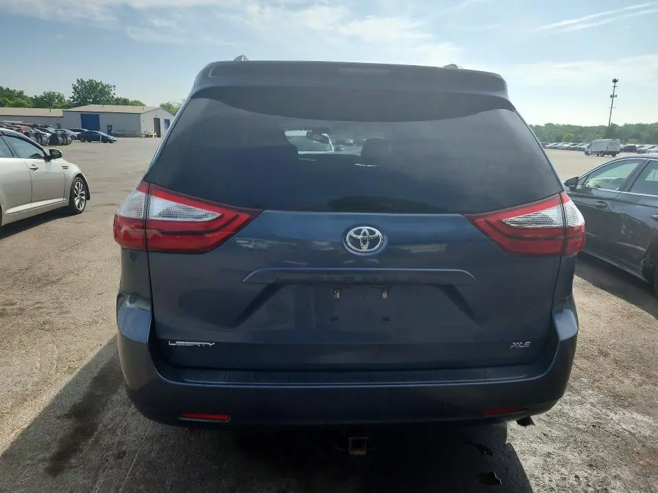 2017 TOYOTA SIENNA XLE 8-PASSENGER  