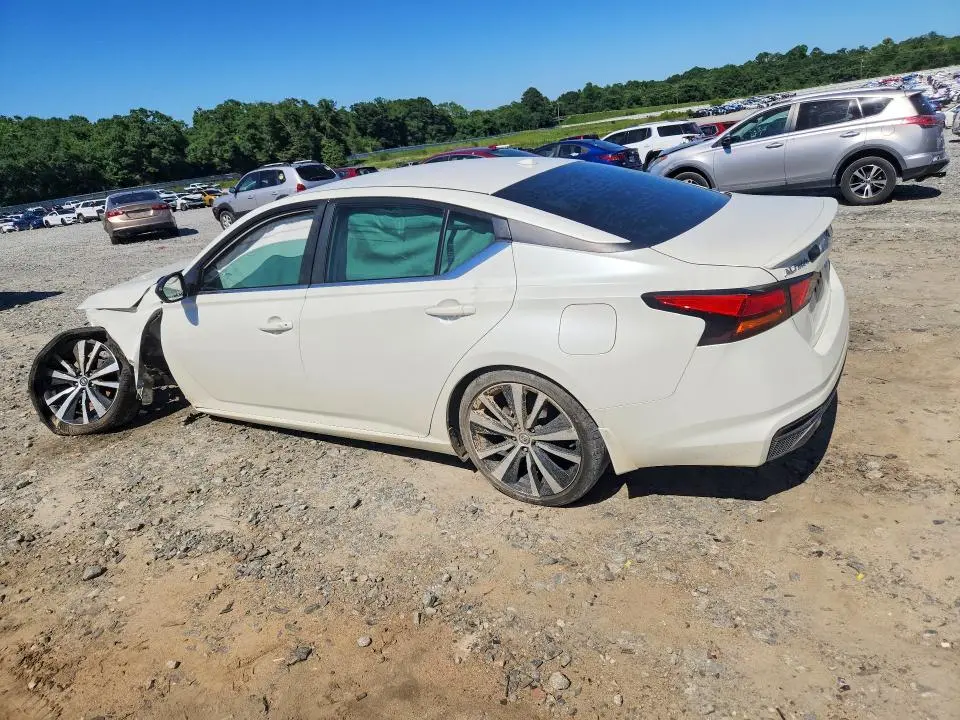 2019 NISSAN ALTIMA SR  