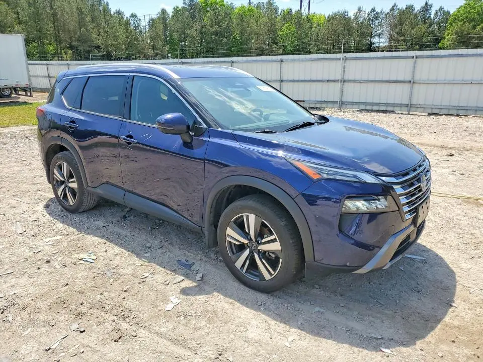 2024 NISSAN ROGUE SL  