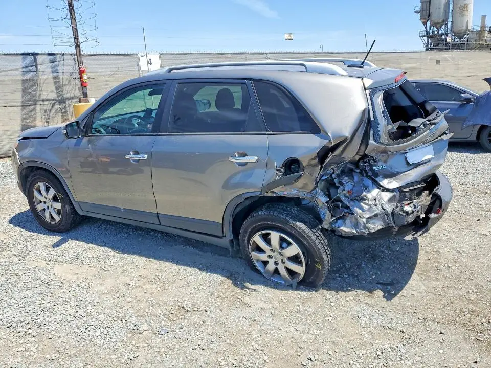 2013 KIA SORENTO LX  