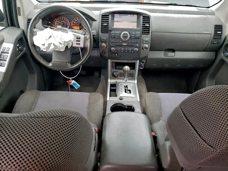 2010 NISSAN PATHFINDER S  