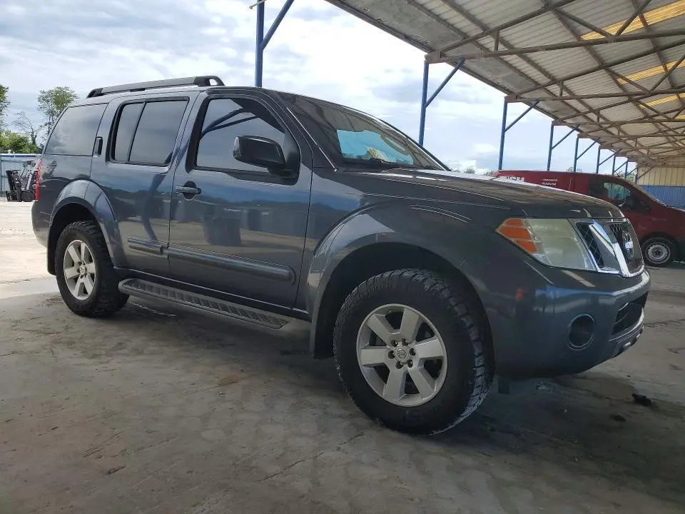 2011 NISSAN PATHFINDER S  