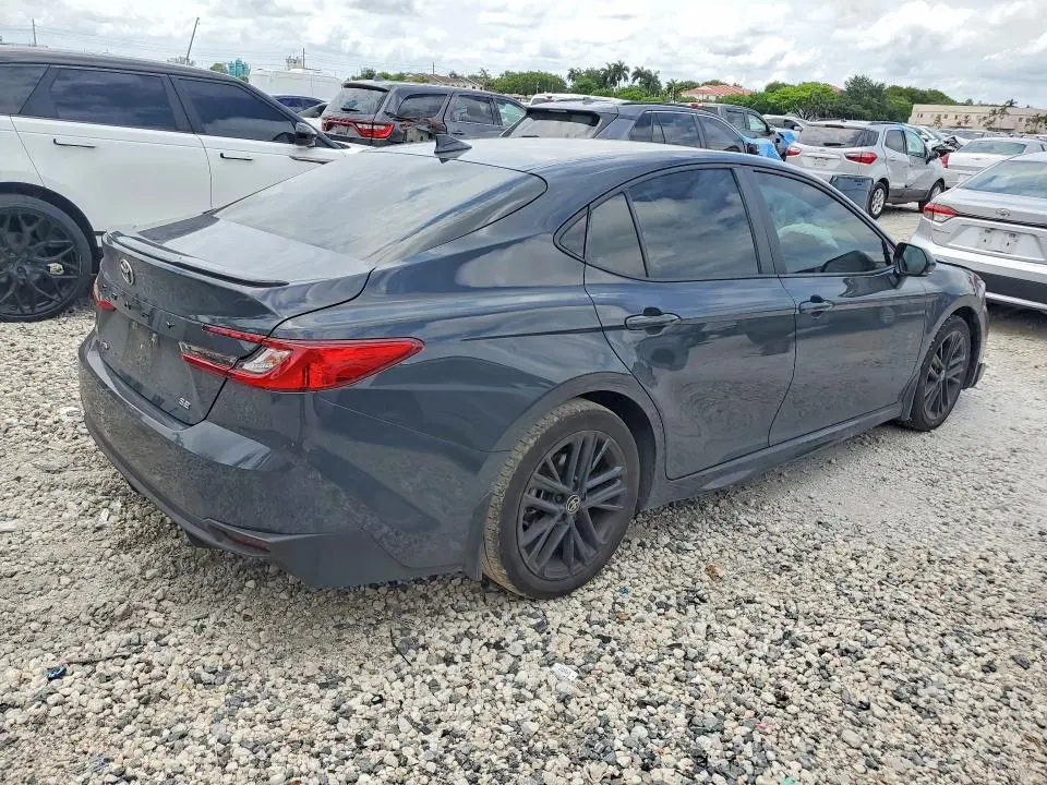 2025 TOYOTA CAMRY SE  