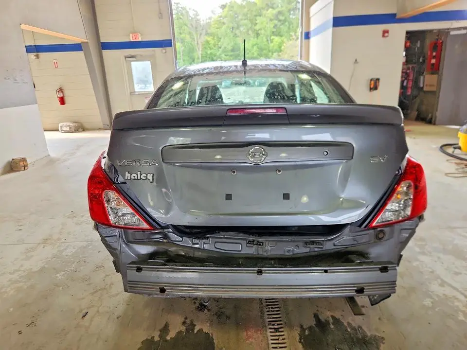 2018 NISSAN VERSA SV  