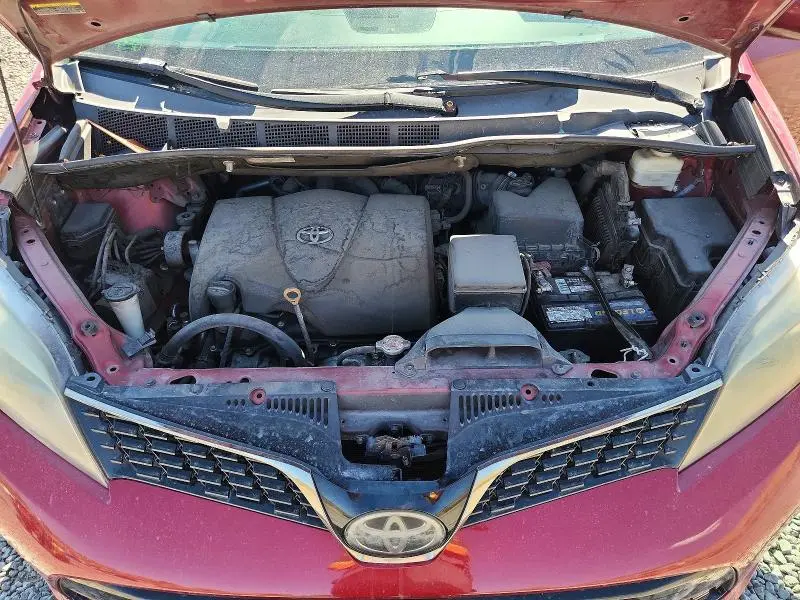2019 TOYOTA SIENNA SE 8-PASSENGER  