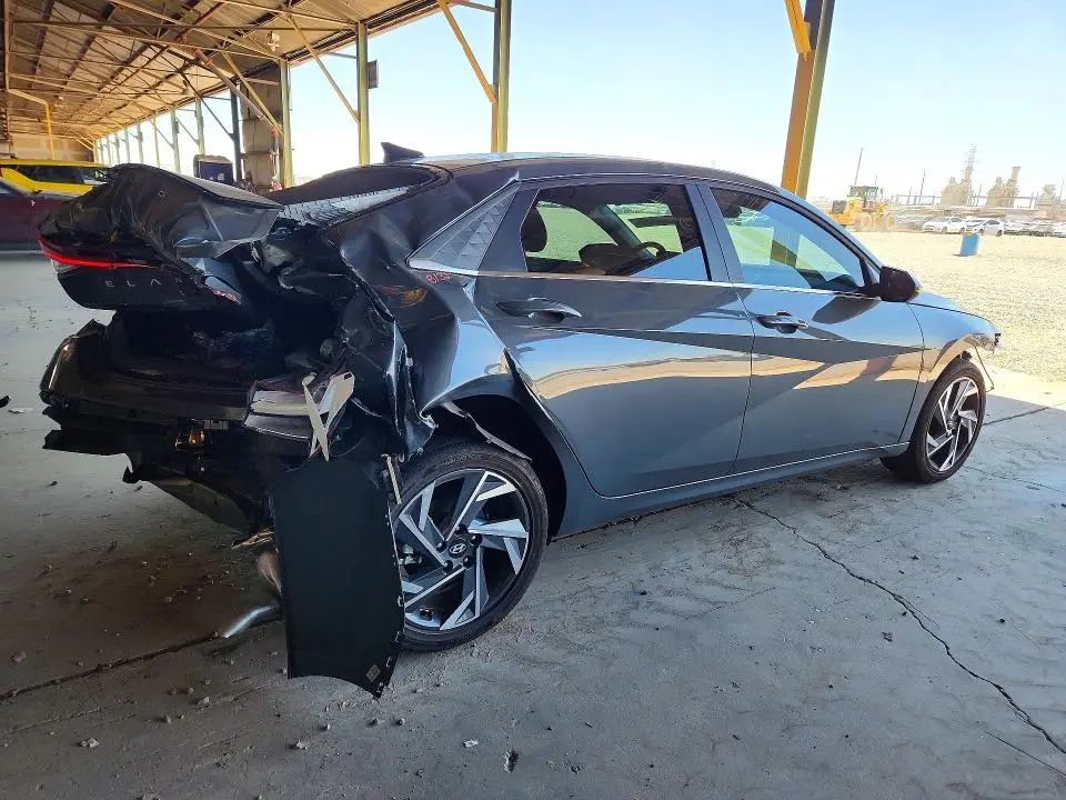 2025 HYUNDAI ELANTRA SEL  