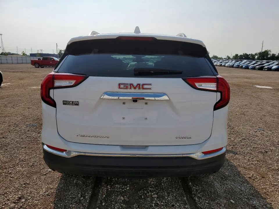 2024 GMC TERRAIN SLT  