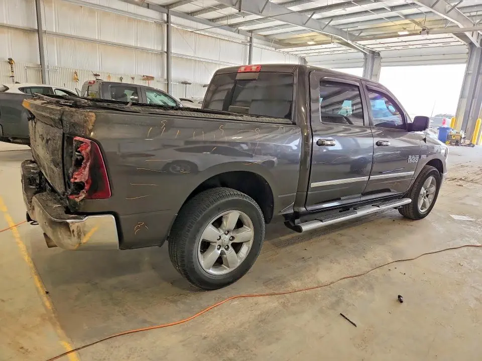 2016 RAM 1500 SLT  