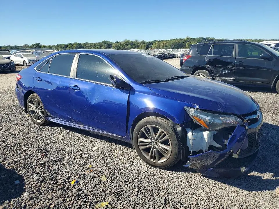 2016 TOYOTA CAMRY SE  