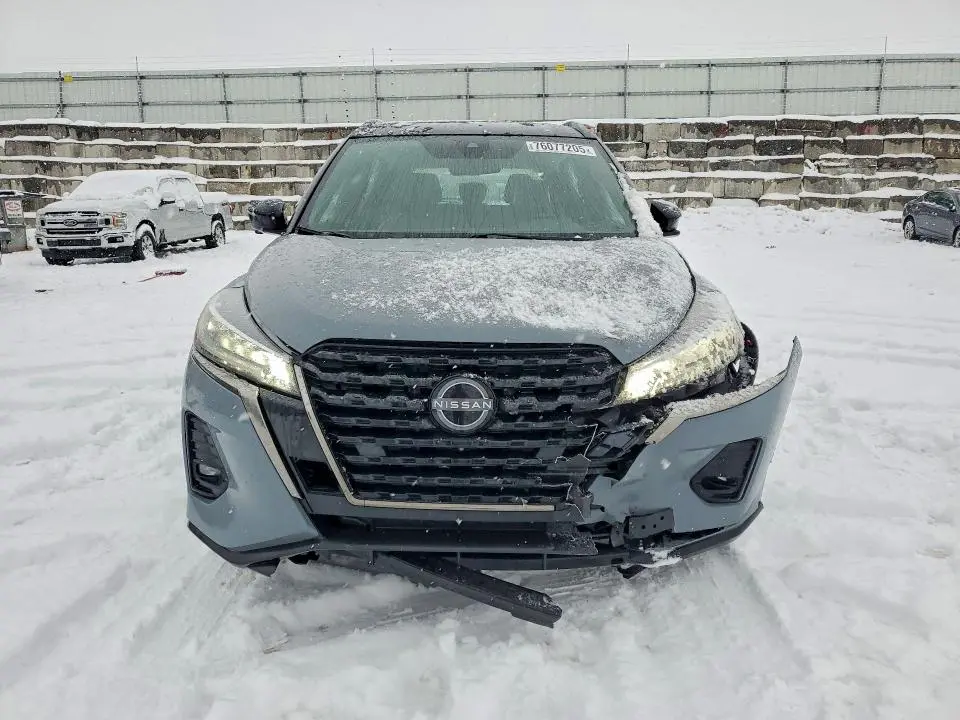 2022 NISSAN KICKS SR  