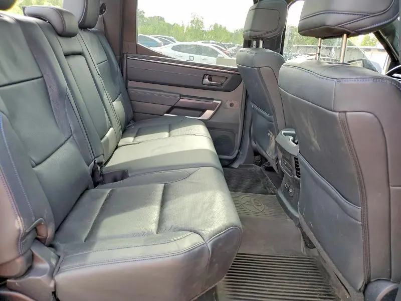 2024 TOYOTA TUNDRA PLATINUM  