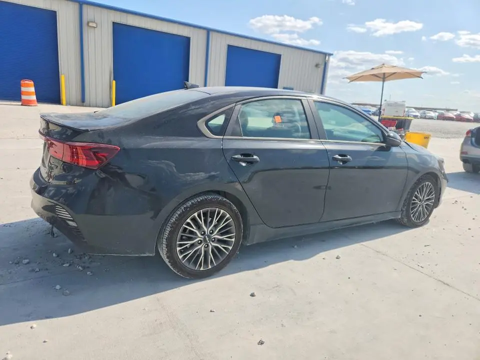 2023 KIA FORTE GT LINE  