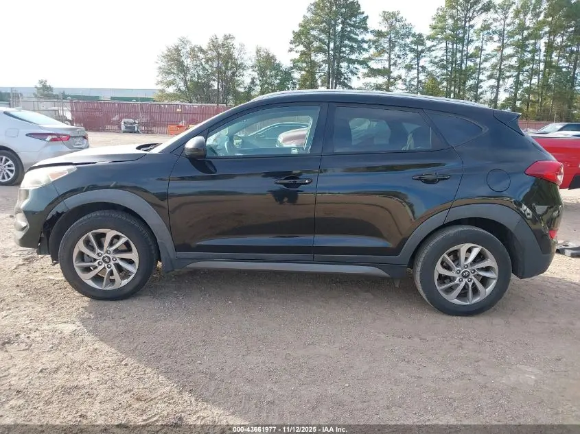 2016 HYUNDAI TUCSON SE