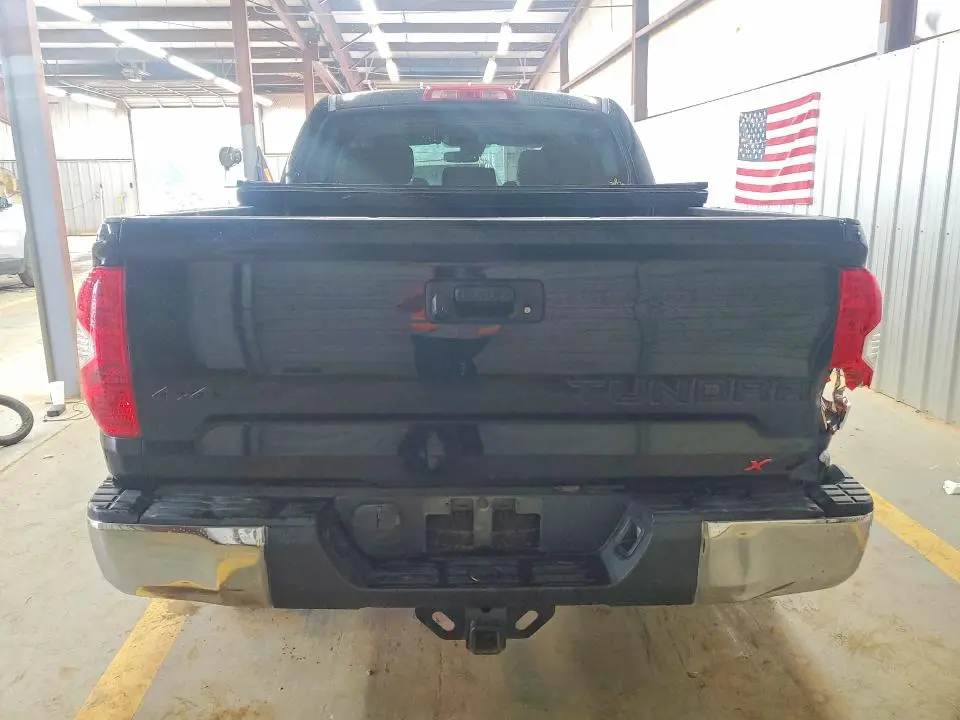 2018 TOYOTA TUNDRA CREWMAX SR5  