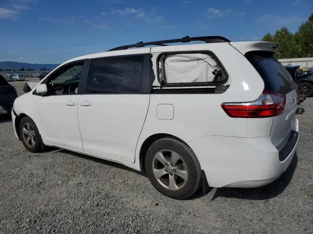 2017 TOYOTA SIENNA LE  