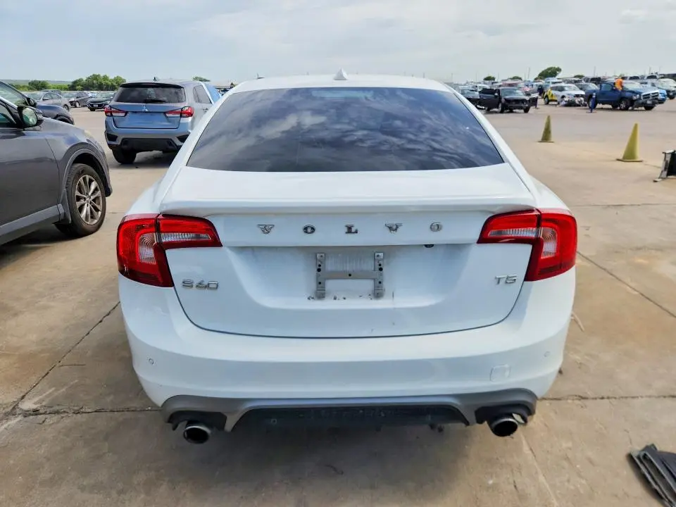 2018 VOLVO S60 DYNAMIC  