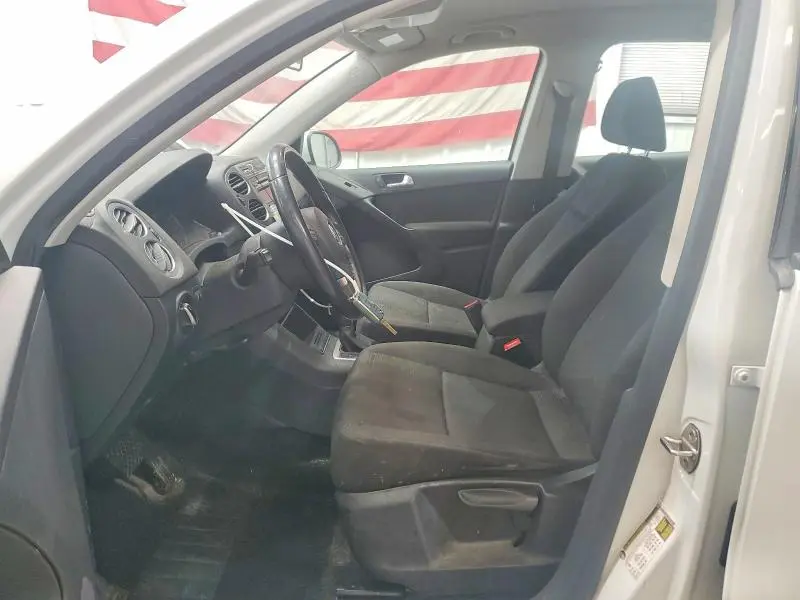 2014 VOLKSWAGEN TIGUAN S  