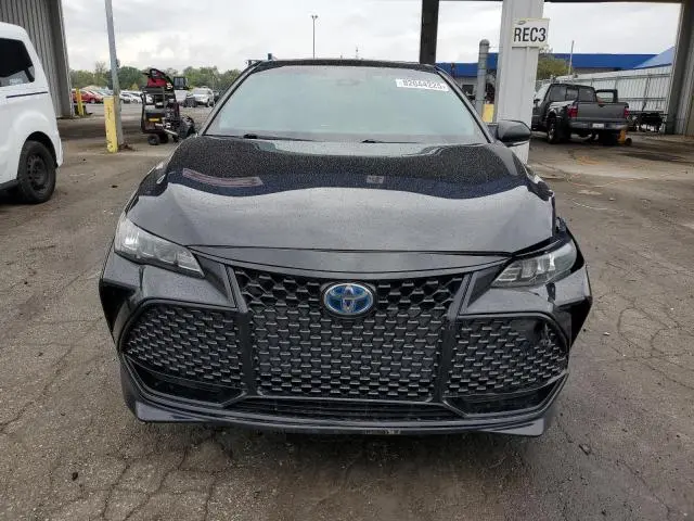 2019 TOYOTA AVALON XLE  