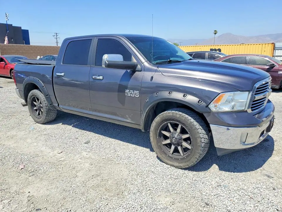 2017 RAM 1500 SLT  