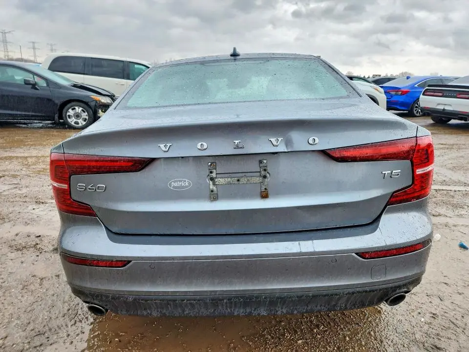 2020 VOLVO S60 T5 MOMENTUM  