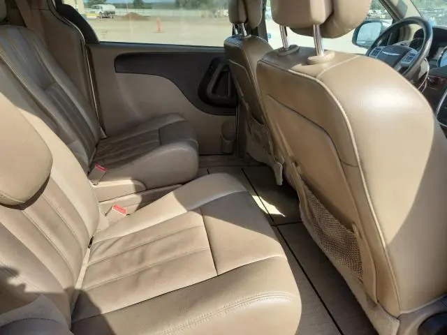 2013 CHRYSLER TOWN & COUNTRY TOURING  