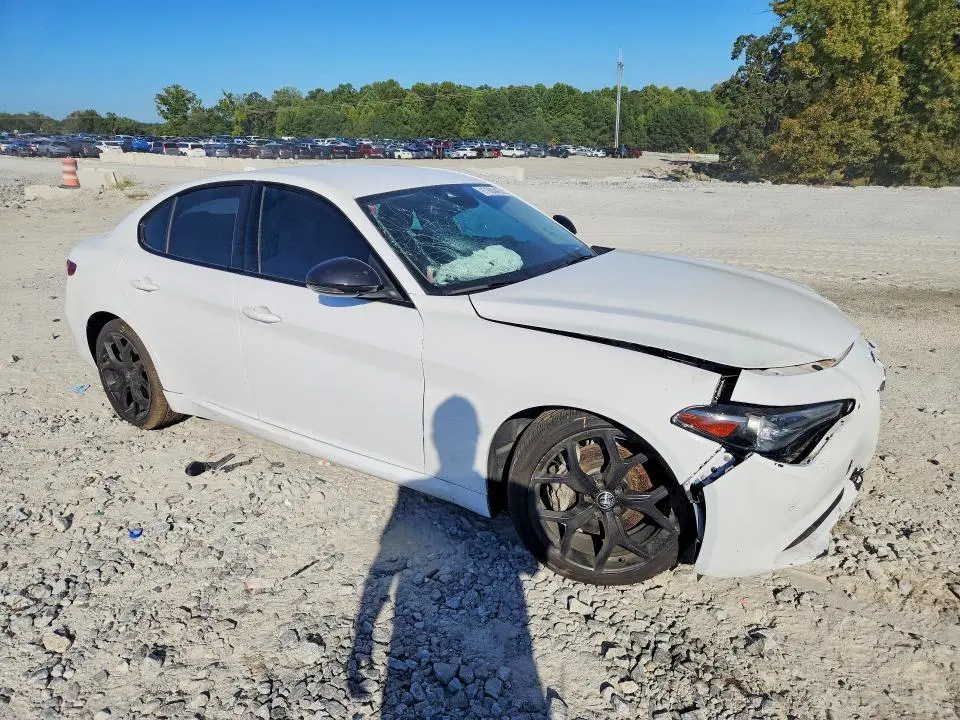 2021 ALFA ROMEO GIULIA SPORT  