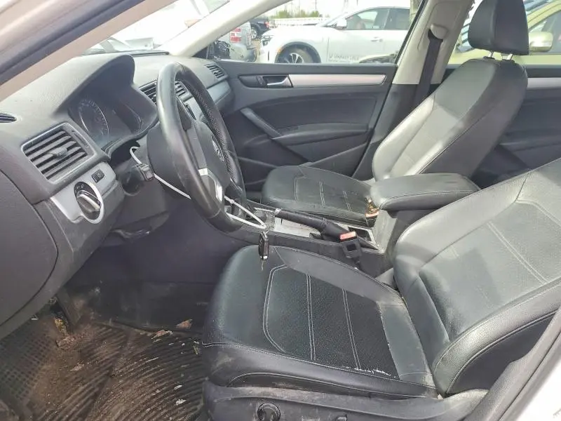 2012 VOLKSWAGEN PASSAT SE  