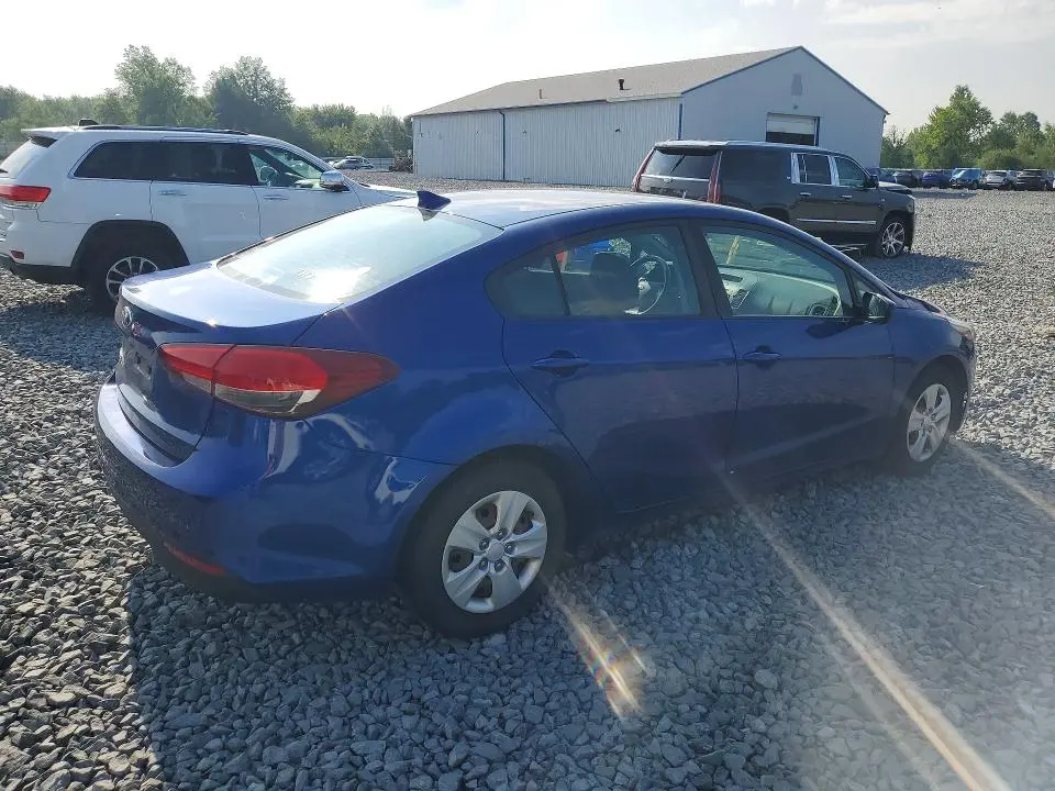 2017 KIA FORTE LX  