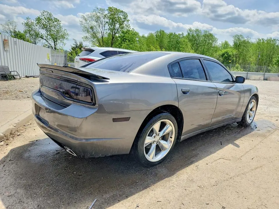 2012 DODGE CHARGER SE  