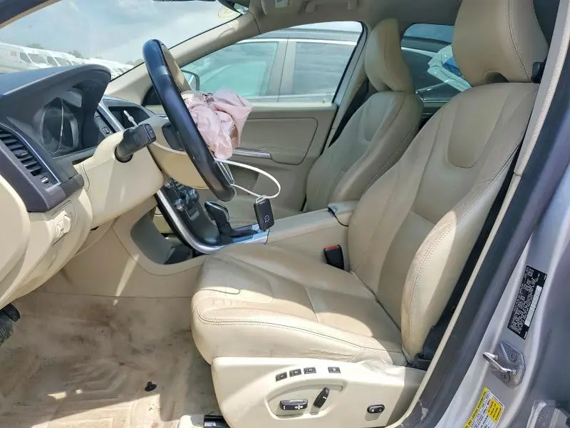 2015 VOLVO XC60 T5 PLATINUM  