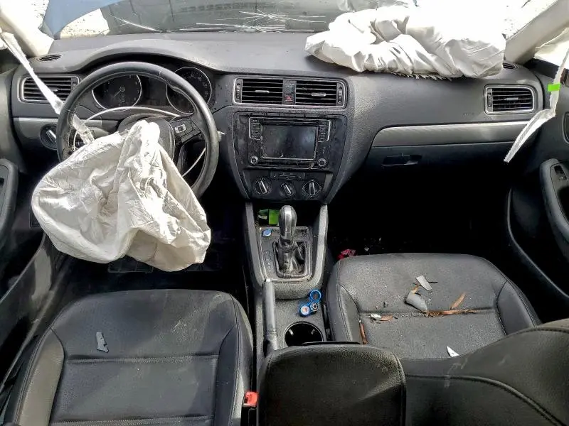 2017 VOLKSWAGEN JETTA SE  