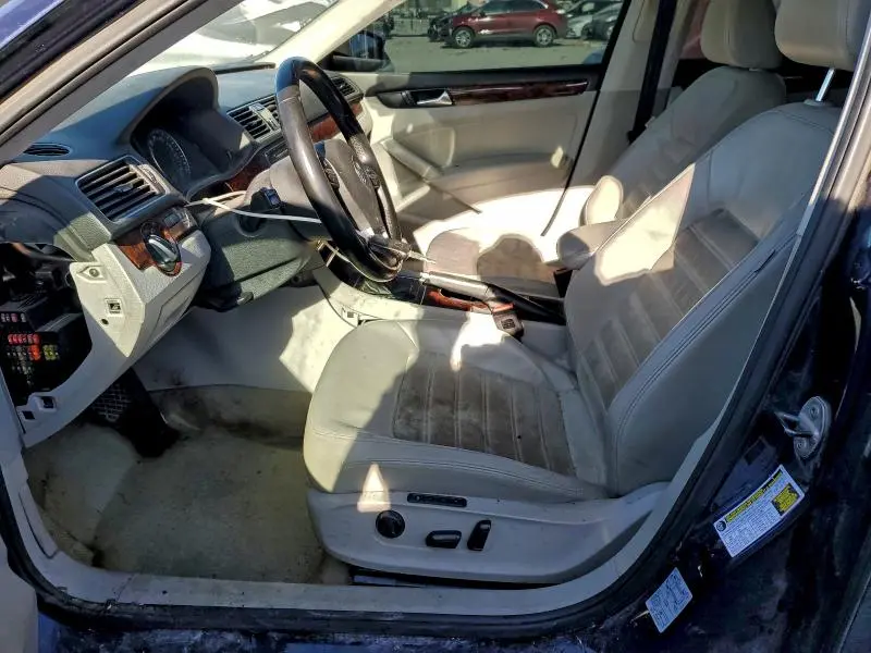 2013 VOLKSWAGEN PASSAT SEL  