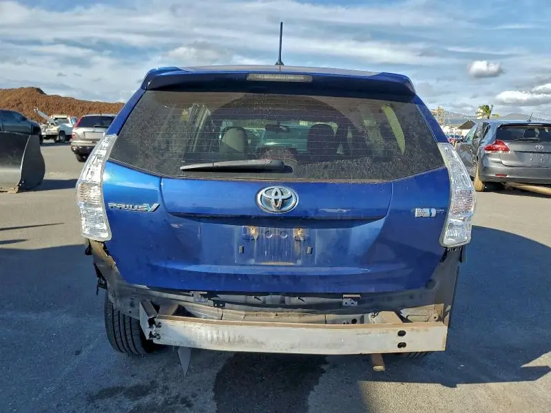 2013 TOYOTA PRIUS V   
