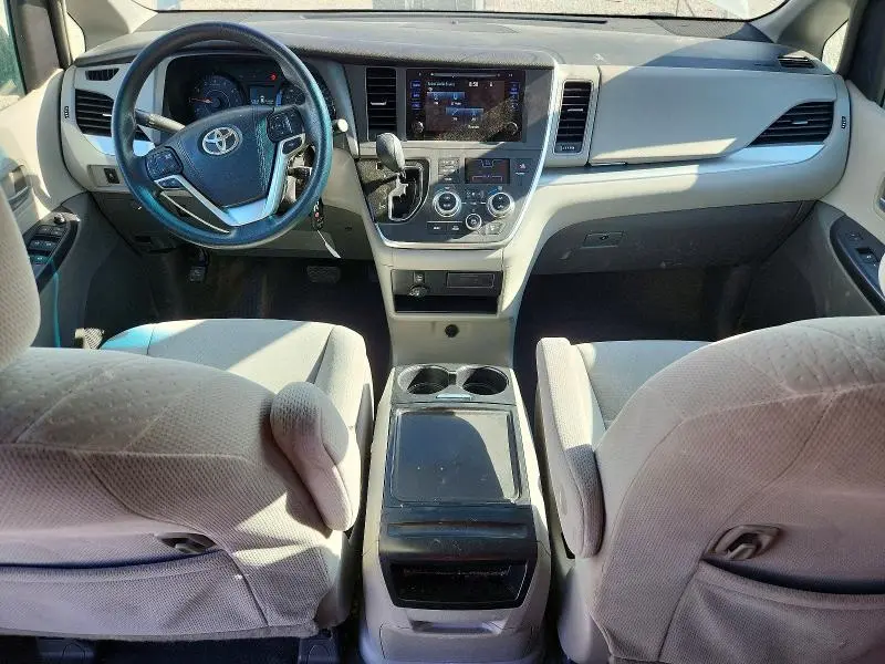 2015 TOYOTA SIENNA LE  