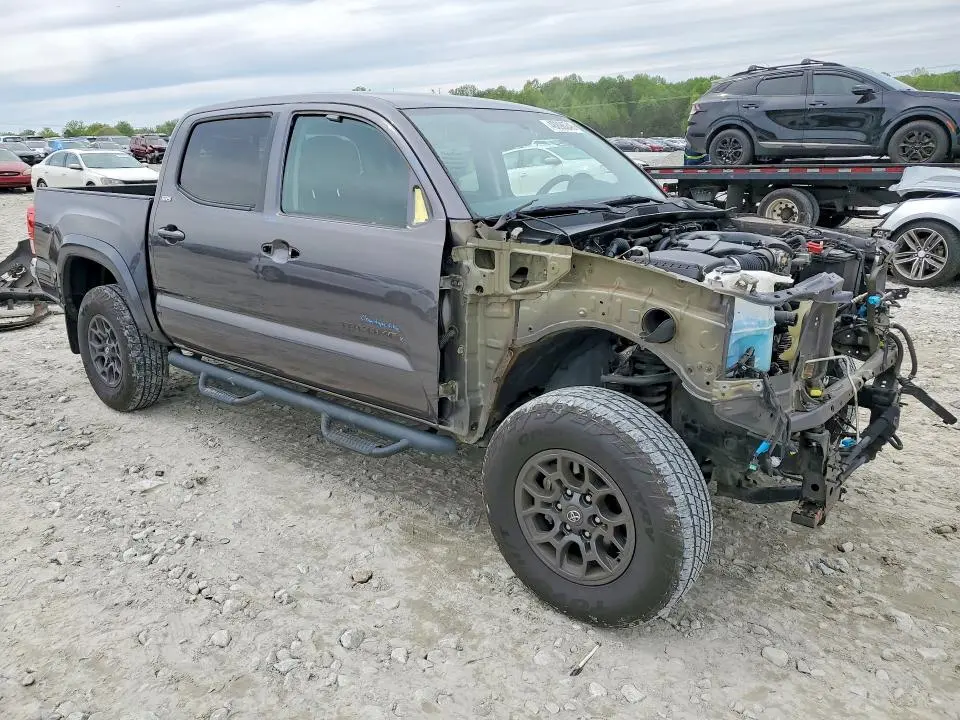2017 TOYOTA TACOMA SR5 V6  