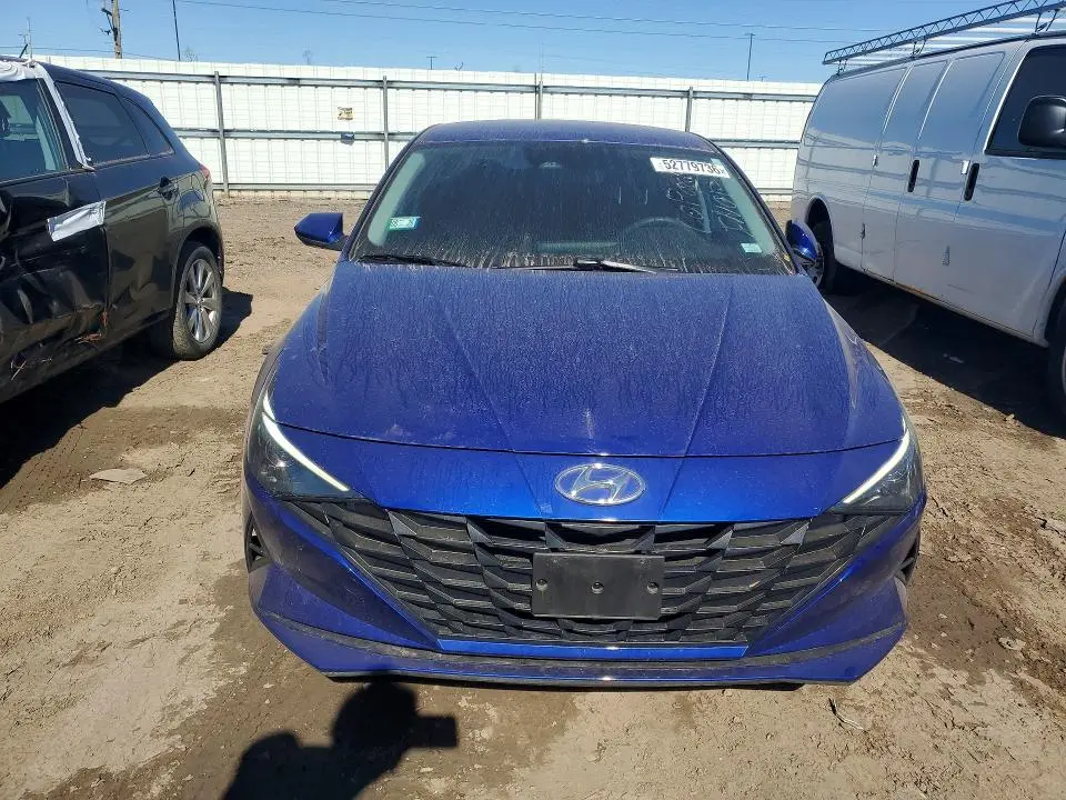 2023 HYUNDAI ELANTRA SE  