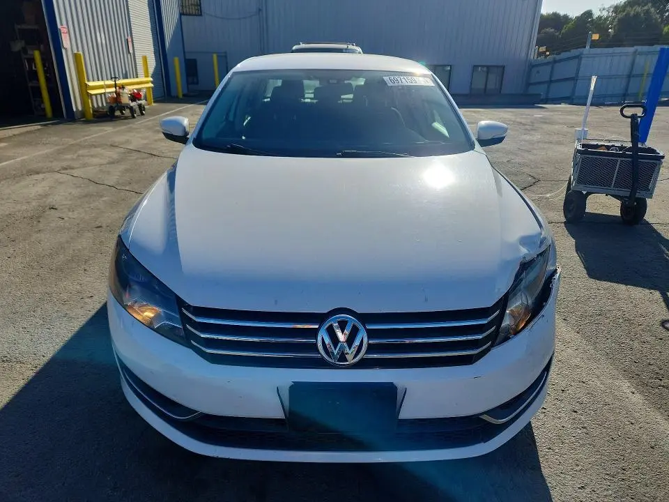 2013 VOLKSWAGEN PASSAT S  