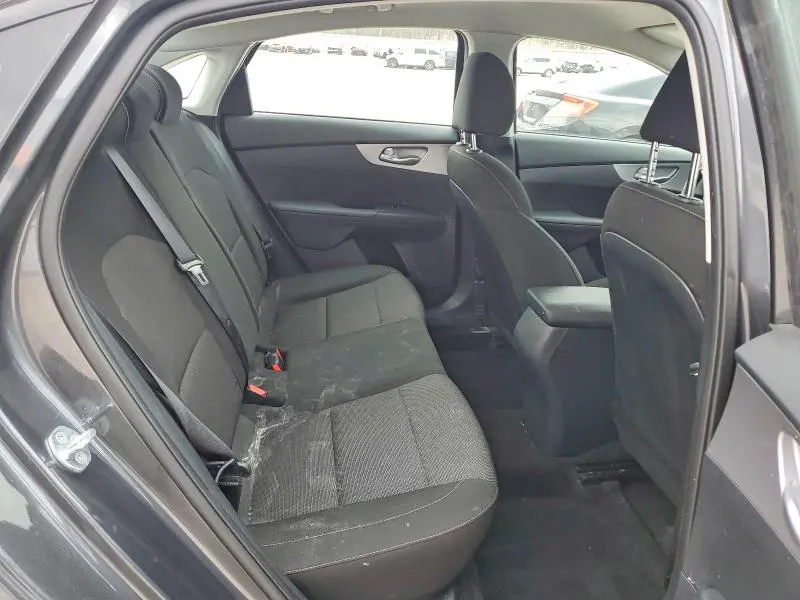 2022 KIA FORTE LXS  