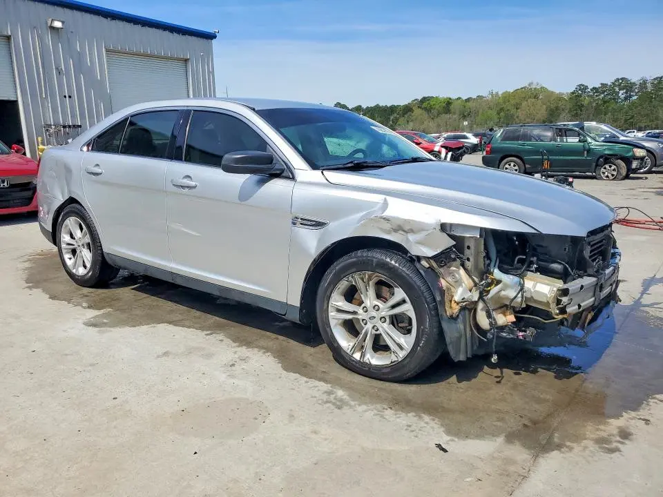 2016 FORD TAURUS SE  