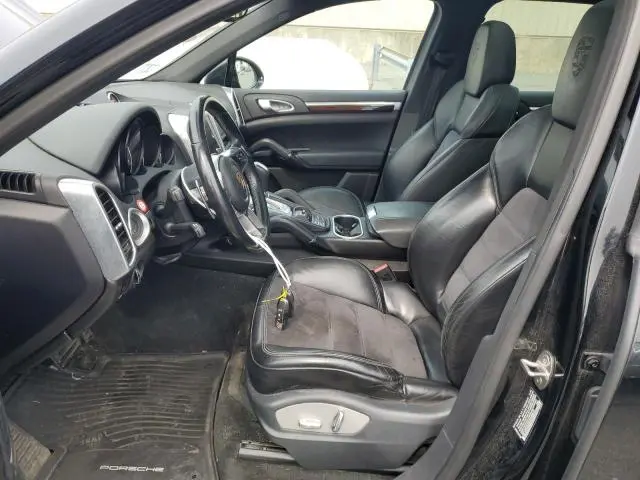 2017 PORSCHE CAYENNE   