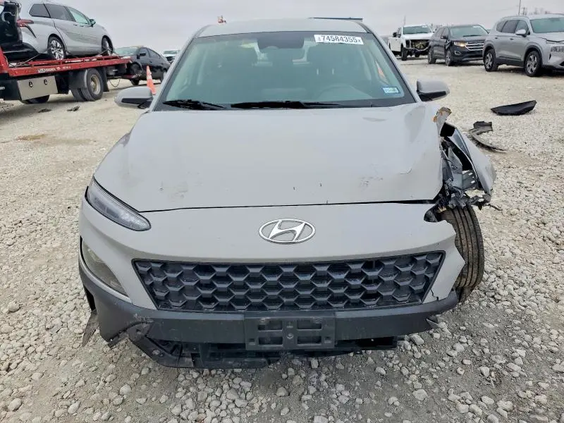 2023 HYUNDAI KONA SE  